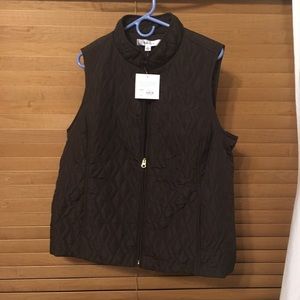 NWT. Brown quilted vest